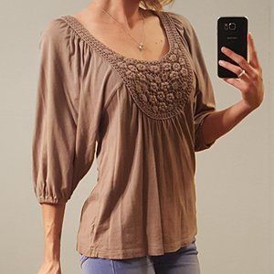 Tan Old Navy embroidery lace top